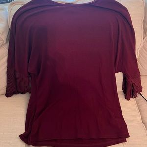 Suzanne Betro wine colored tunic sweater size M with accordion sleeves
